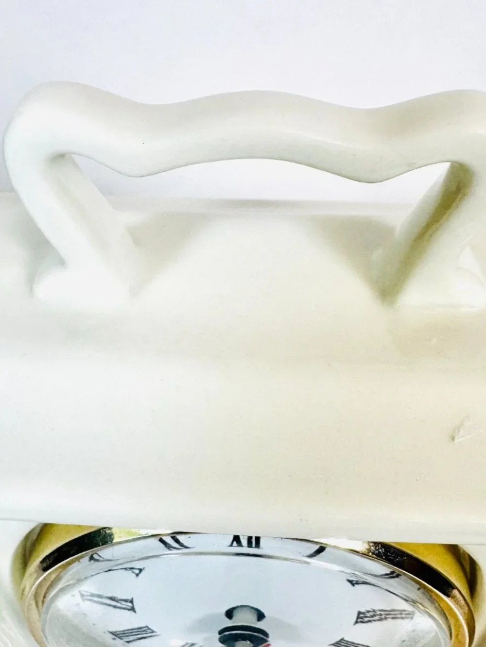 Vtg Ingraham Porcelain Table Clock Quartz Ivory Roses 5.5